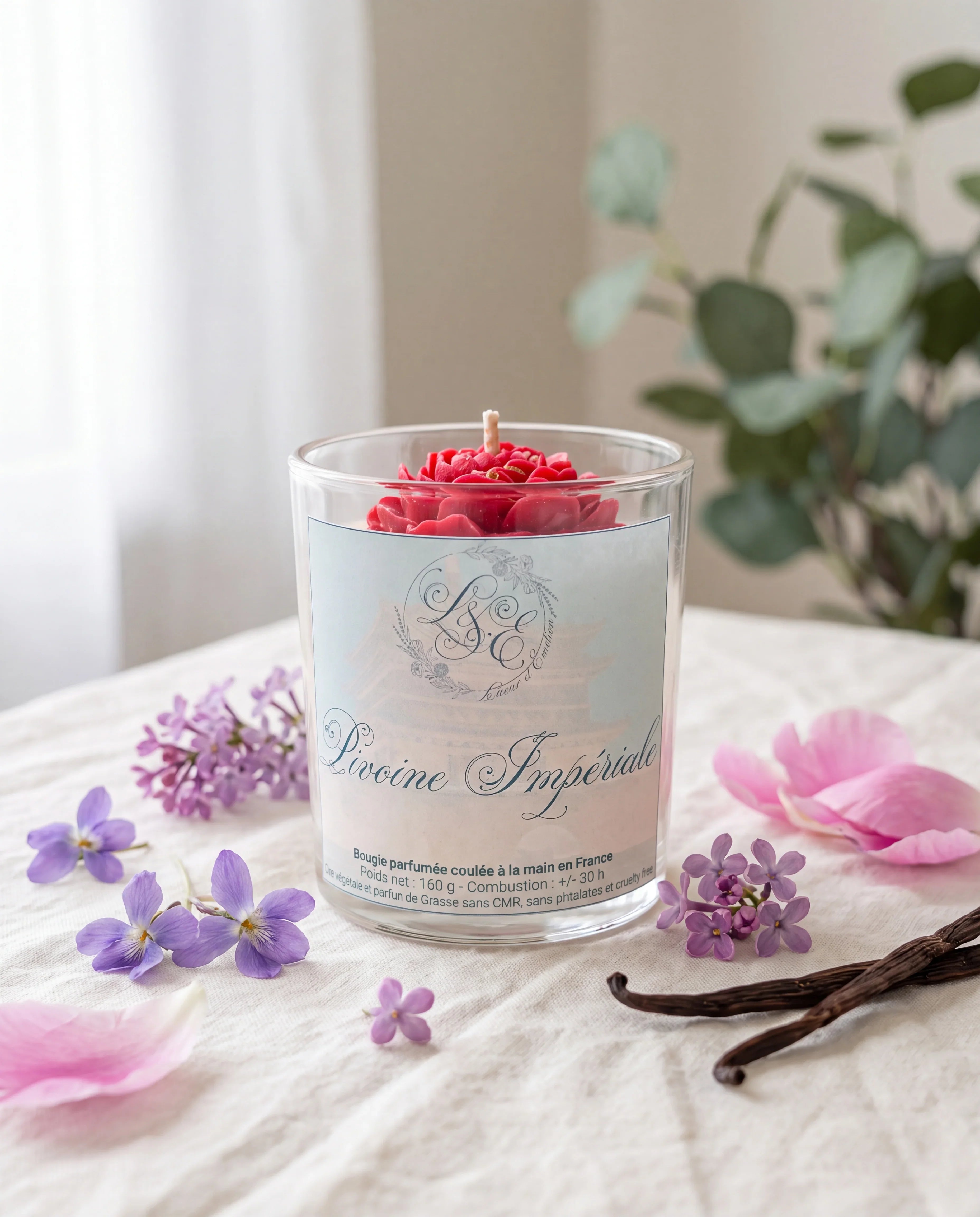 Bougie artisanale Pivoine Impériale, collection Fleurs d'Asie de L&E, coulée à la main en France