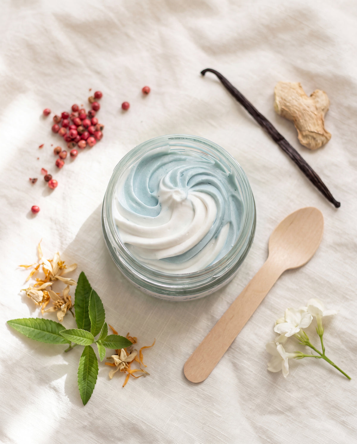 Fondant fouetté parfumé Poudre de Bébé L&E, texture mousseuse en cire végétale