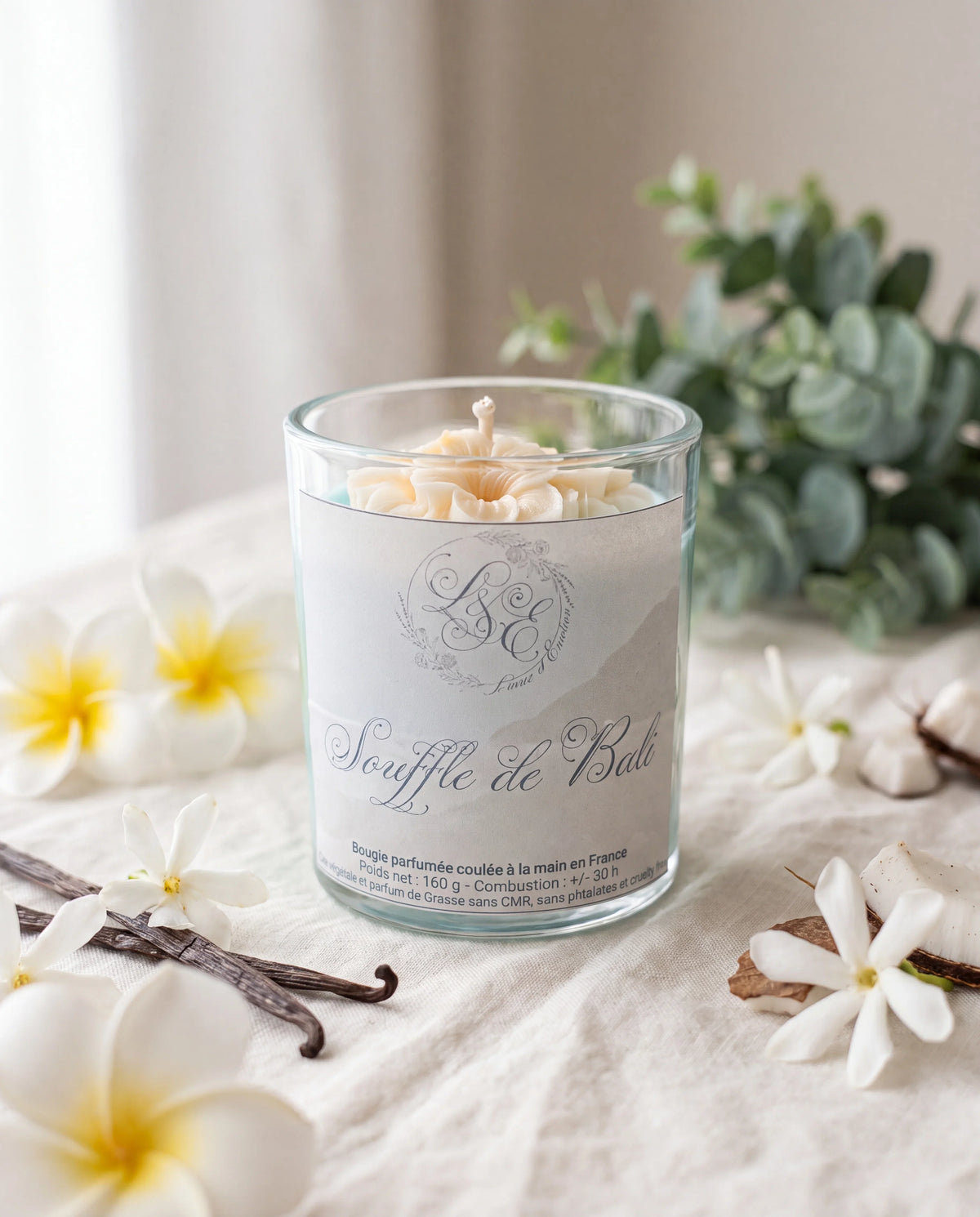 Bougie artisanale Souffle de Bali, collection Fleurs d'Asie de L&E, coulée à la main en France